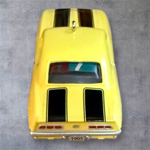 Hallmark Keepsake 1955 Chevrolet Camaro - Picture 4 of 6